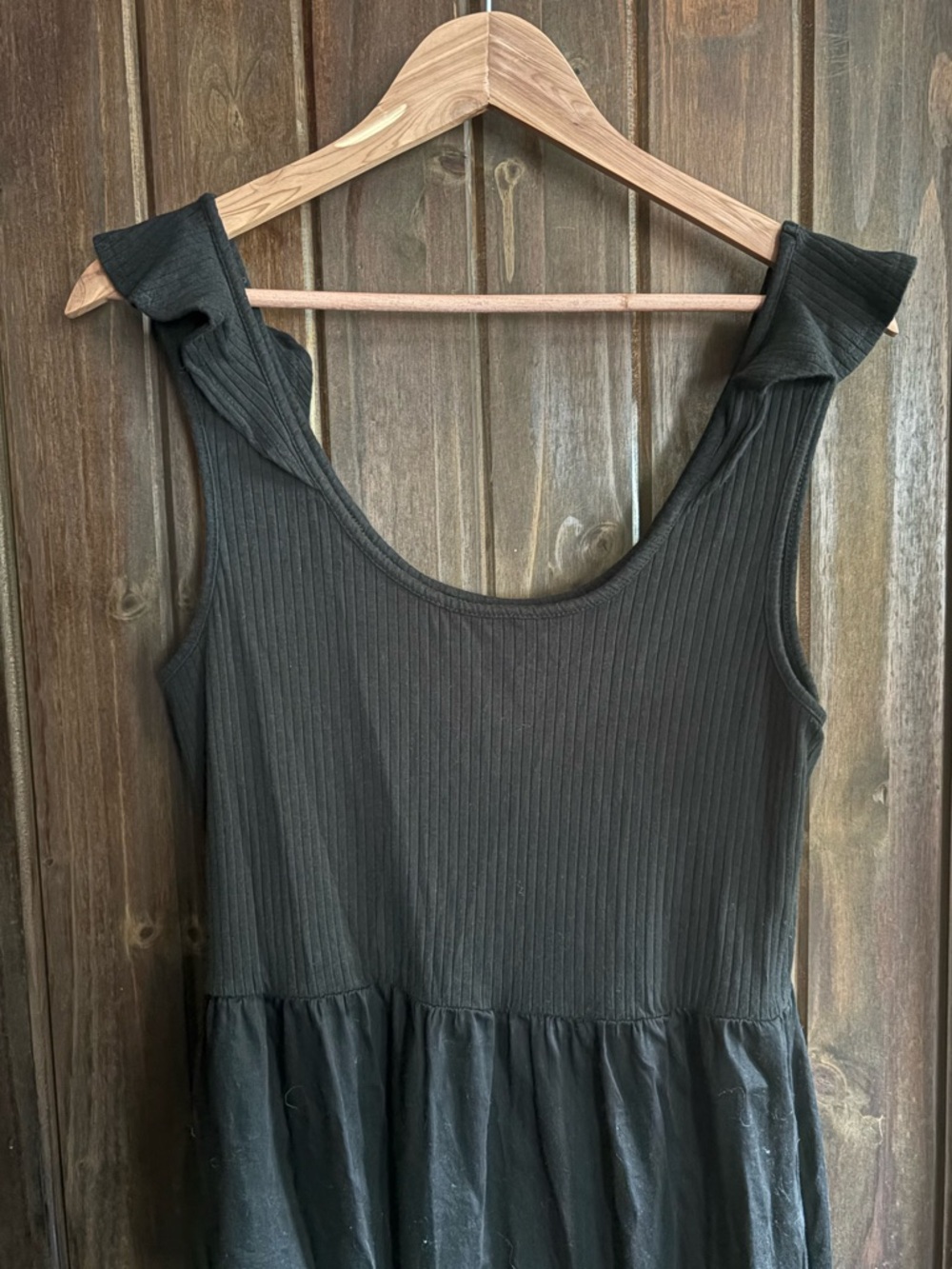 GAP Black Tiered Maxi Dress with Ruffle Shoulders- Size Large - Picture 3 of 10